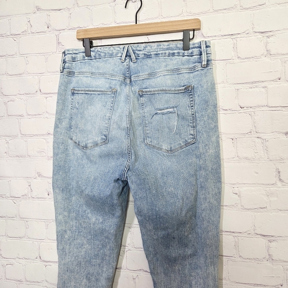 Good American Good Waist Crop Distressed Light Wash Cropped Jeans Frayed 18 - Picture 11 of 16
